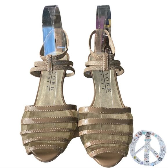 𝅺$5$ add on New York Transit- taupe patent& mesh peep toe wedge heel. - Picture 3 of 8